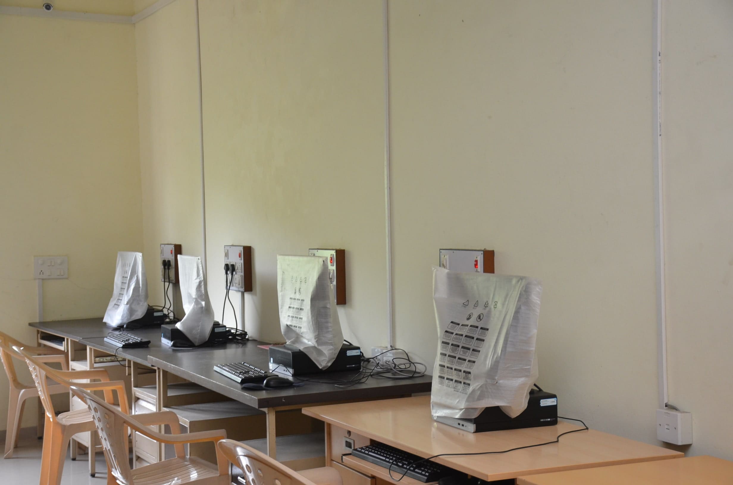 COMPUTER LAB